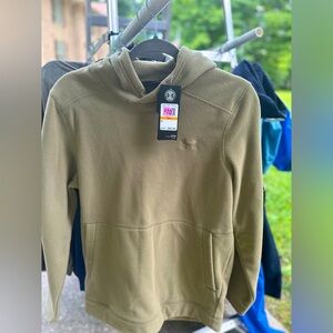 NWT Men’s Small Under Armour Fleece Hoodie
